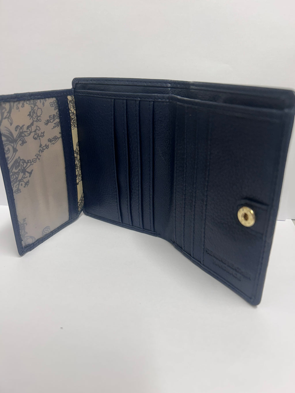 Ladies Leather Wallet – Compact Card Holder